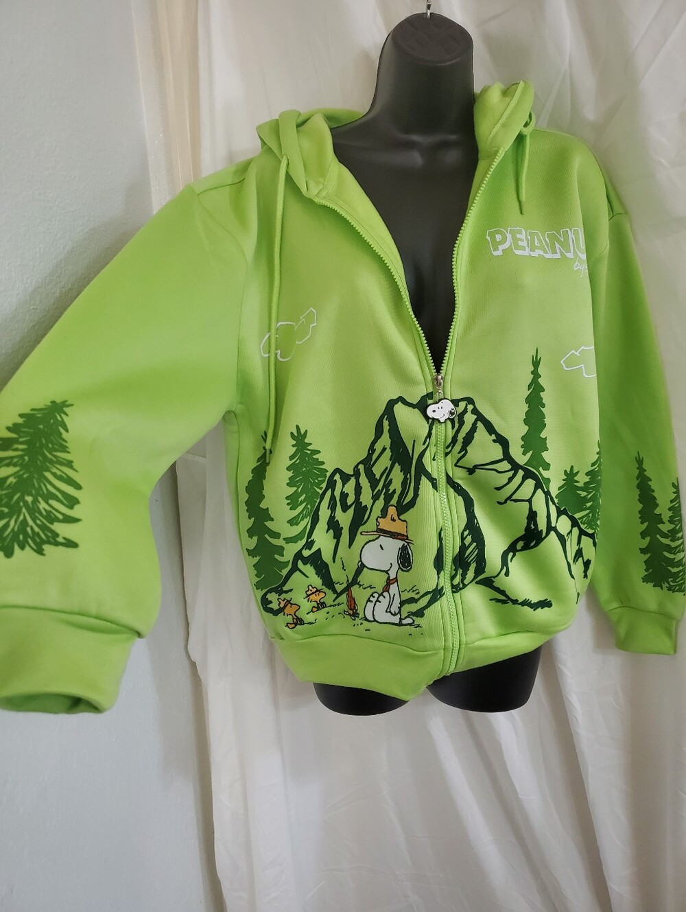 Peanuts camping Snoopy & Woodstock  green hoodie with snoopy zip pull size L NEW - Picture 2 of 14